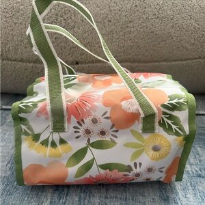 Thirty-One Floral Organizer Bag with Green Trim